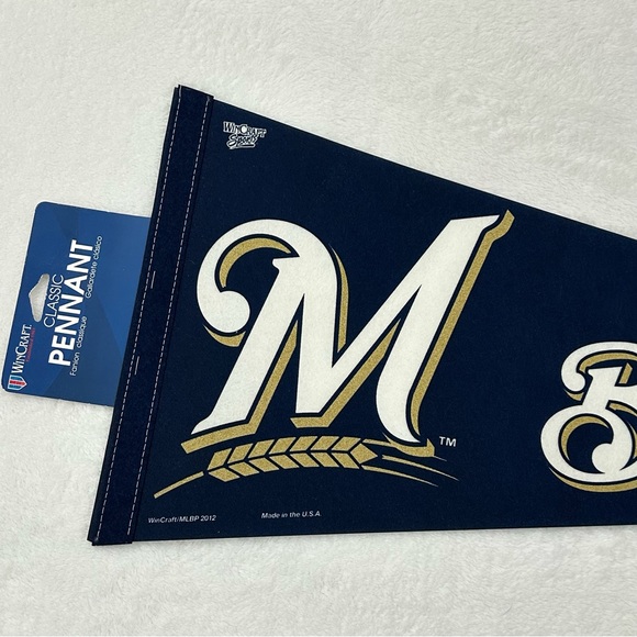 Milwaukee Brewers MLB Baseball WinCraft Classic Felt Pennant Banner Flag 30”x12” - Picture 2 of 7